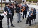 Fašiangový sprievod našou obcou, krásne a vtipné m Fašiangový sprievod našou obcou, krásne a vtipné m